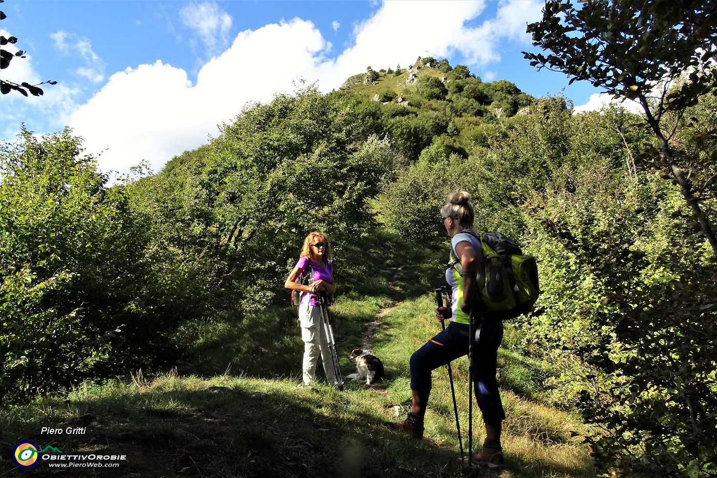28 Strappo finale in decisa e ripida salita verso la Croce del Monte Castello.JPG